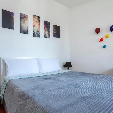 Appartement Stazione - Ariel - Luminoso Con Terrazzo Fino A 6 Posti Letto Milaan