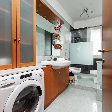 Stazione - Ariel - Luminoso Con Terrazzo Fino A 6 Posti Letto Апартаменты *